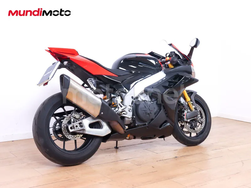 Aprilia RSV4 - Vista 3