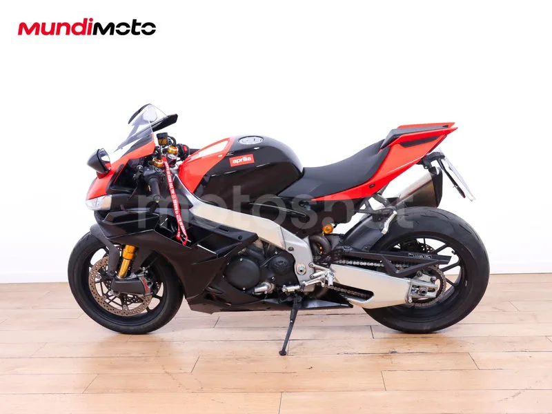 Aprilia RSV4 - Vista 6