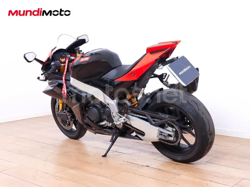 Aprilia RSV4 - Vista 7