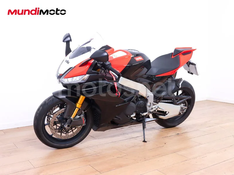 Aprilia RSV4 - Vista 8