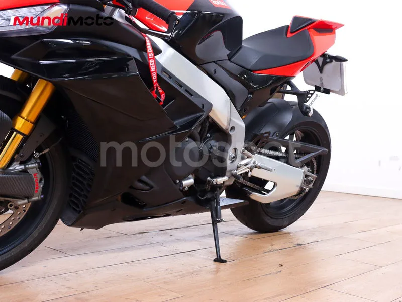 Aprilia RSV4 - Vista 9