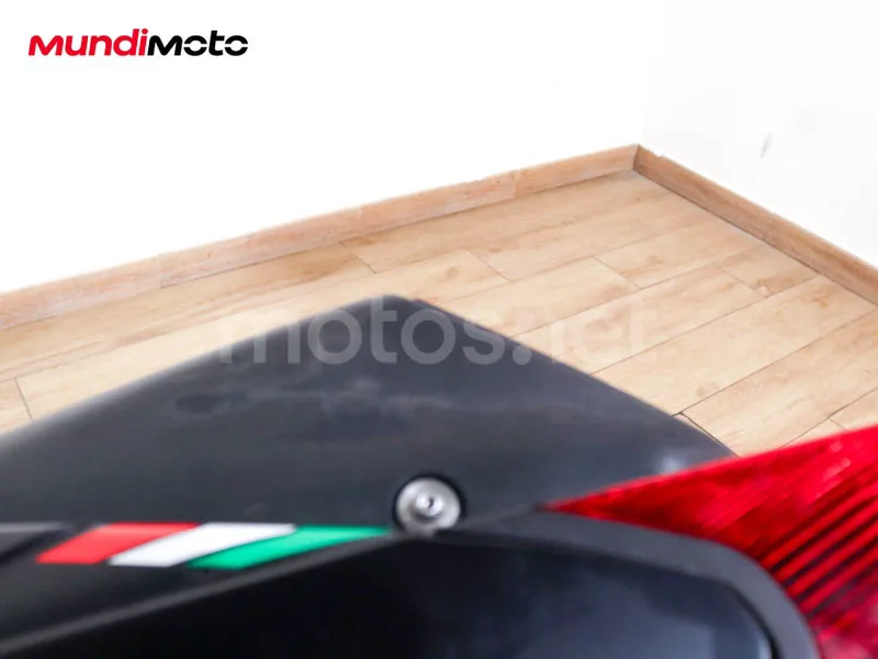 Aprilia Dorsoduro 900 - Vista 24