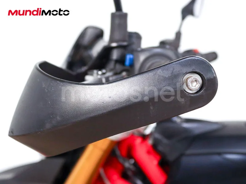 Aprilia Dorsoduro 900 - Vista 27