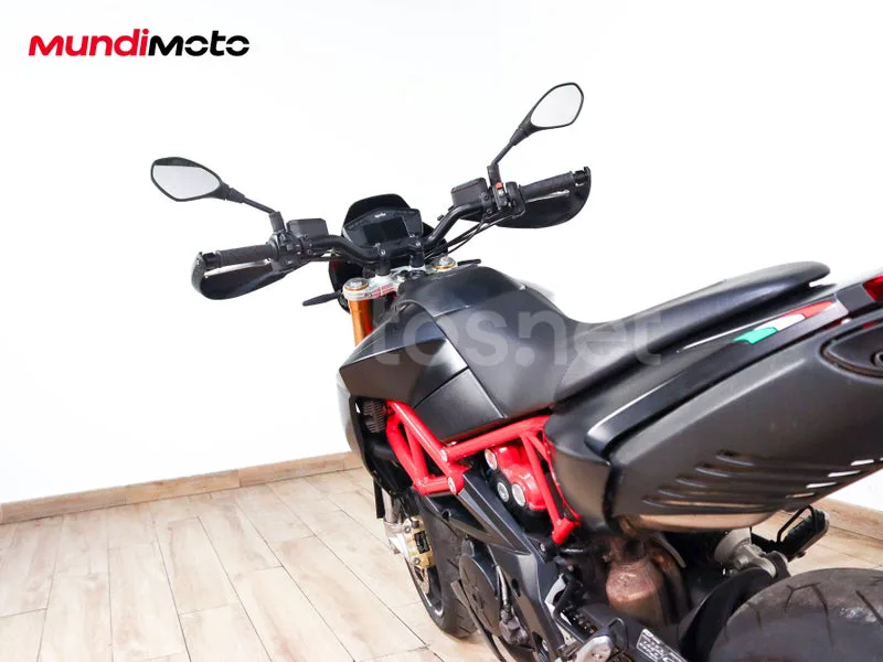 Aprilia Dorsoduro 900 - Vista 9