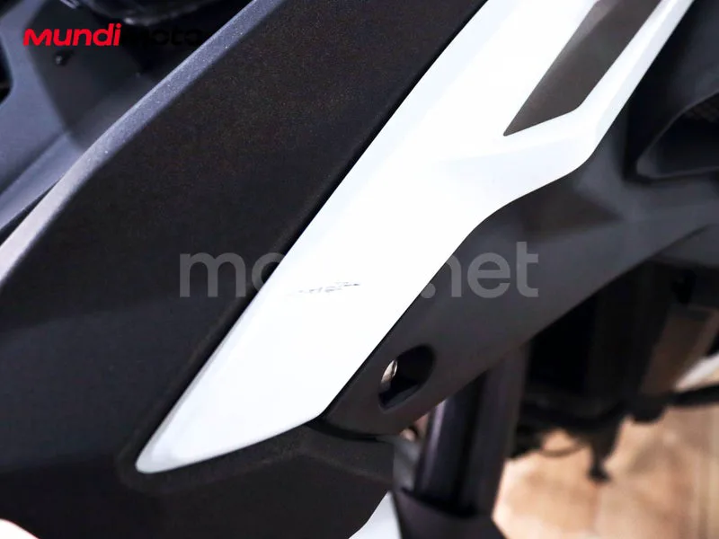 Benelli TRK 502 - Vista 18