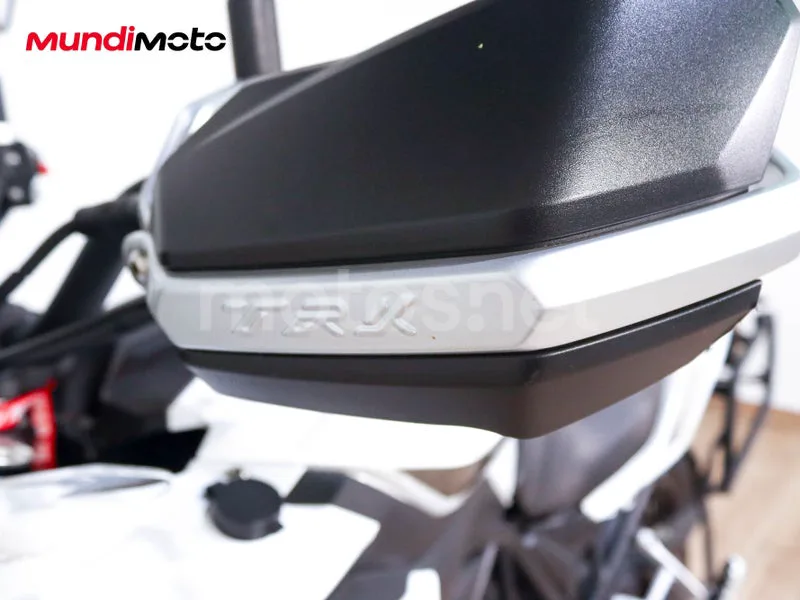 Benelli TRK 502 - Vista 37