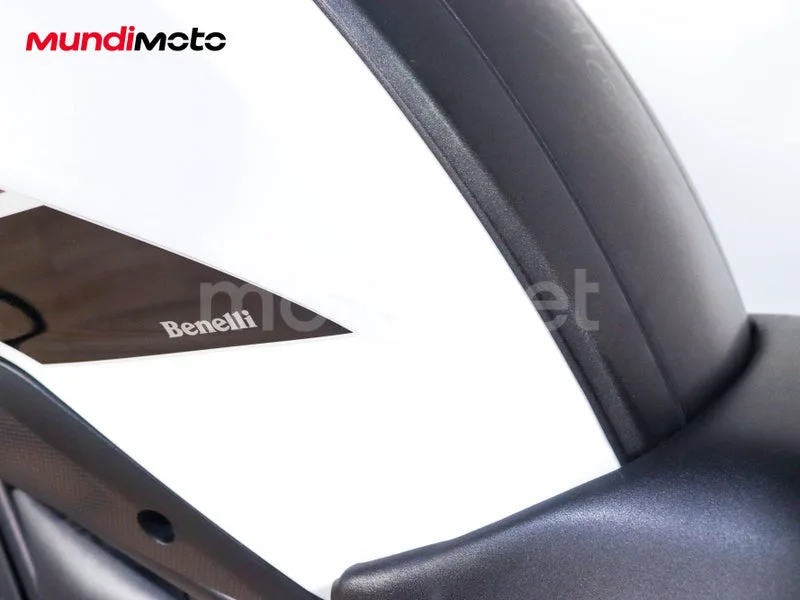 Benelli TRK 502 - Vista 40