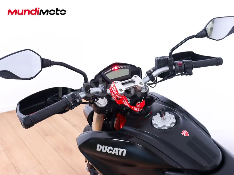 Ducati Hyperstrada - Vista 11