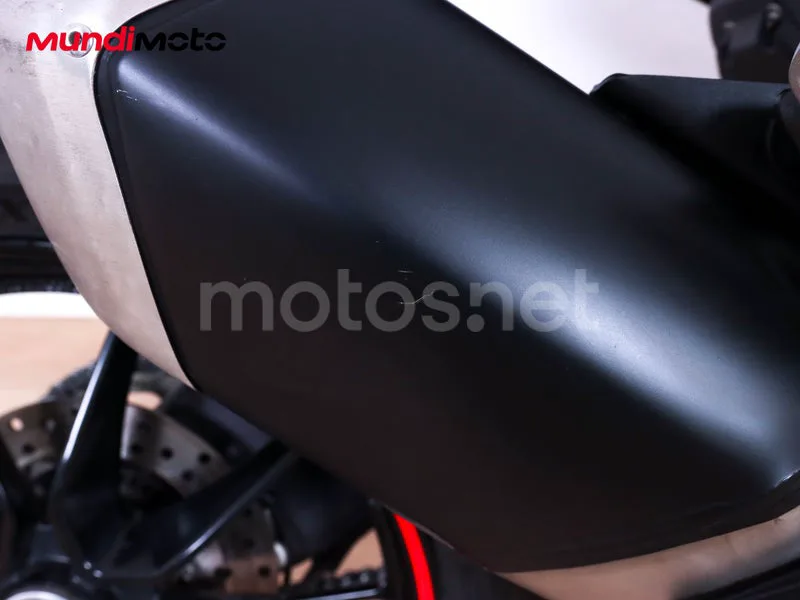 Ducati Hyperstrada - Vista 14