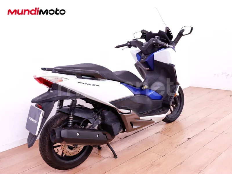 Honda Forza 125 - Vista 3