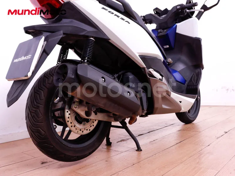 Honda Forza 125 - Vista 4