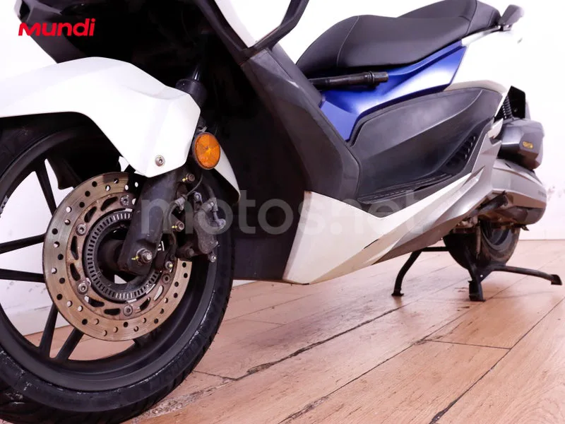 Honda Forza 125 - Vista 10