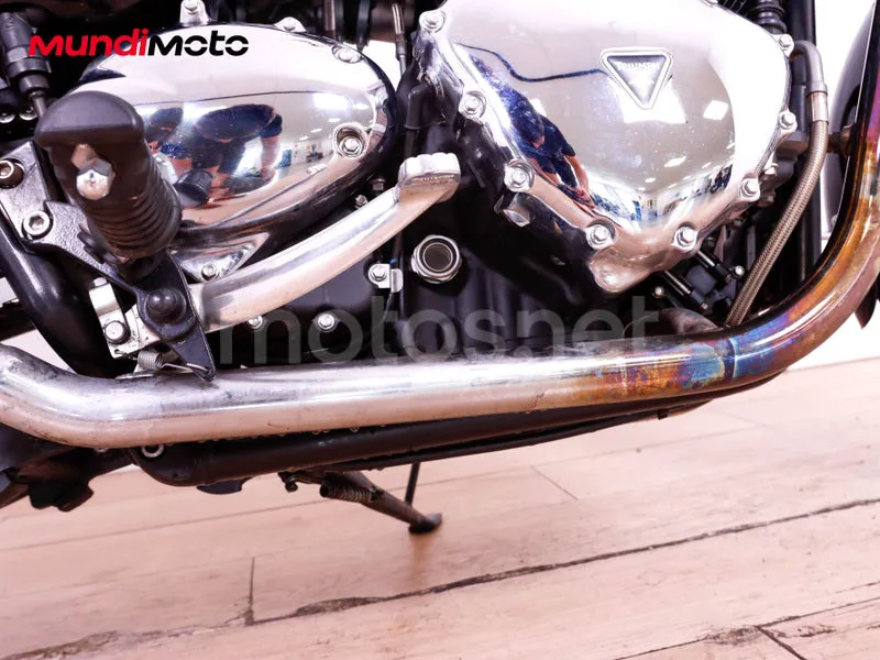 Triumph Bonneville T100 - Vista 13
