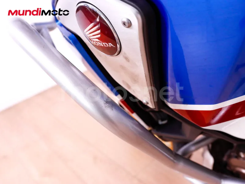 Honda CRF1000L Africa Twin - Vista 23