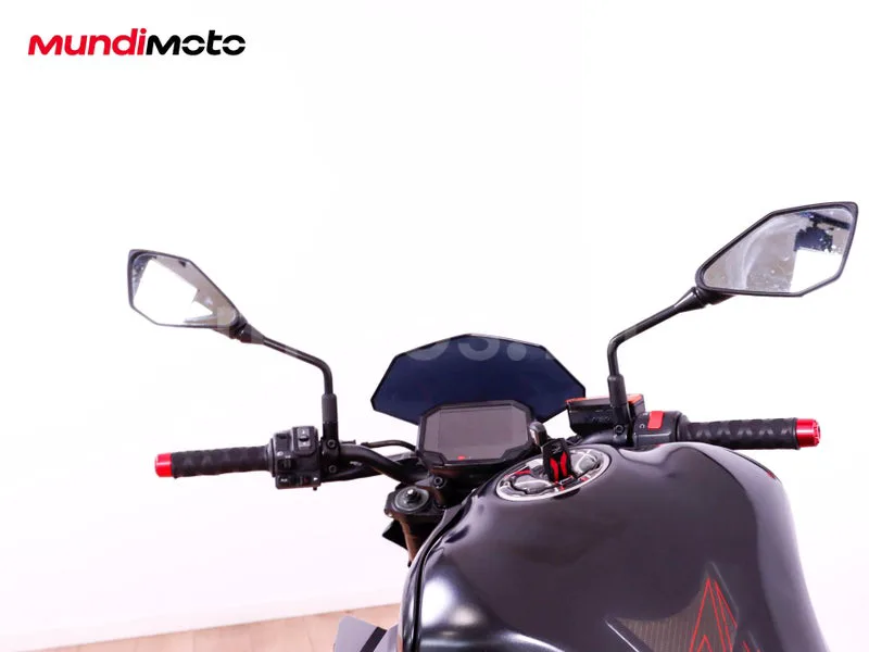 Kawasaki Z900 - Vista 11