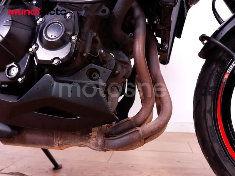 Kawasaki Z900 - Vista 16