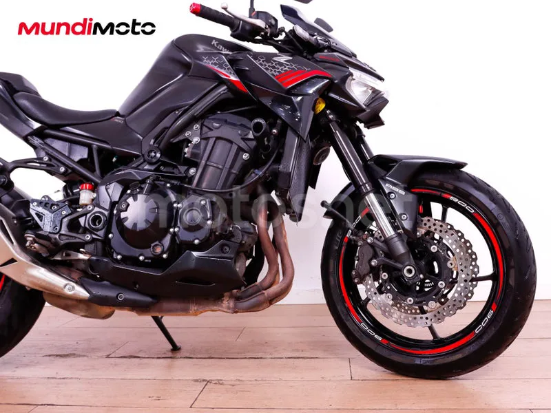 Kawasaki Z900 - Vista 22