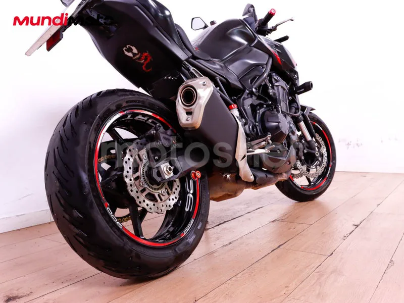 Kawasaki Z900 - Vista 4