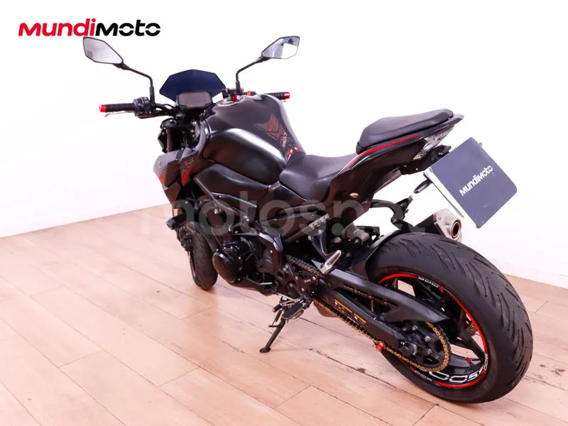 Kawasaki Z900 - Vista 8