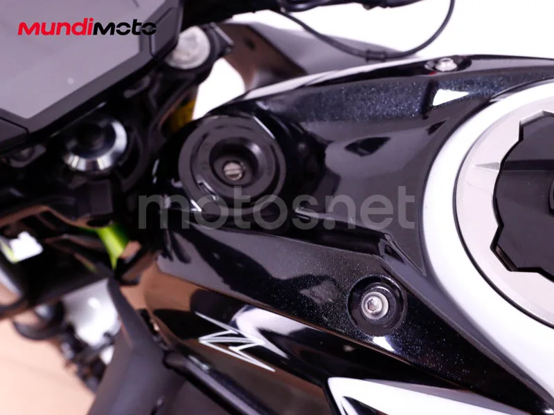 Kawasaki Z650 - Vista 20
