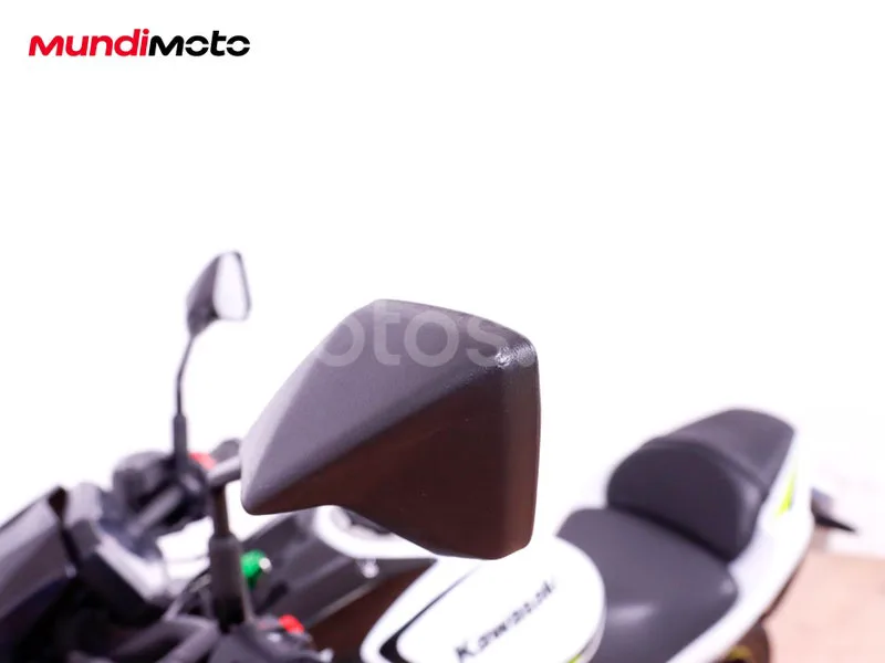 Kawasaki Z650 - Vista 22