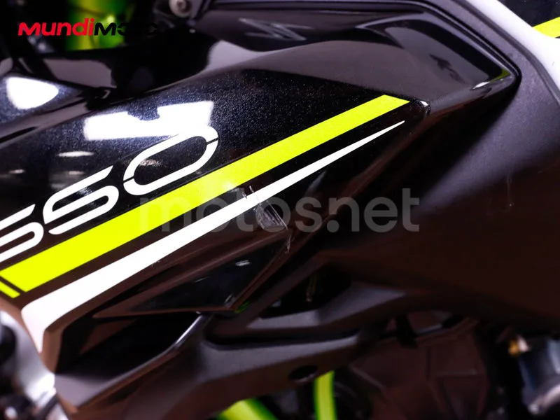 Kawasaki Z650 - Vista 24