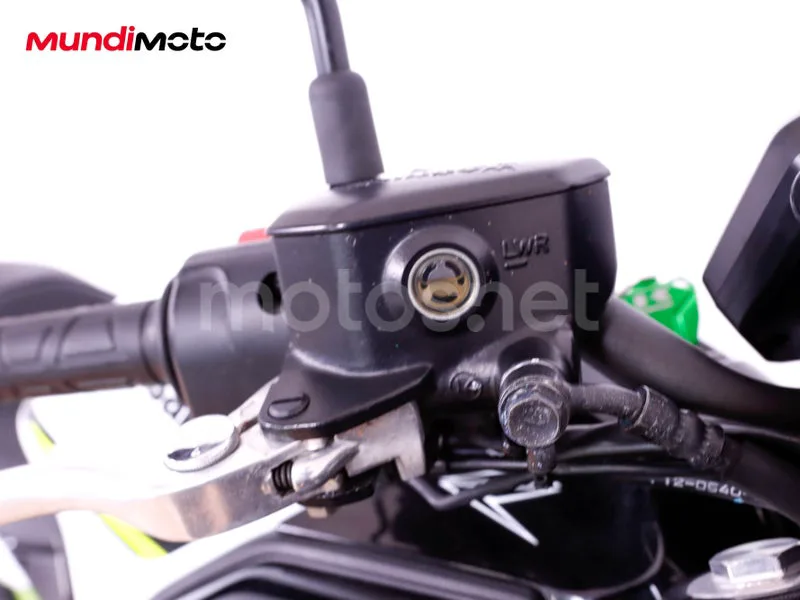 Kawasaki Z650 - Vista 27