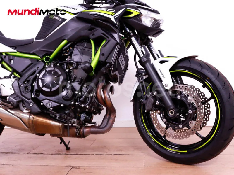 Kawasaki Z650 - Vista 31