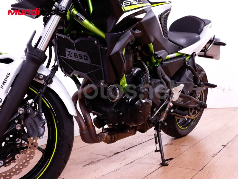 Kawasaki Z650 - Vista 10
