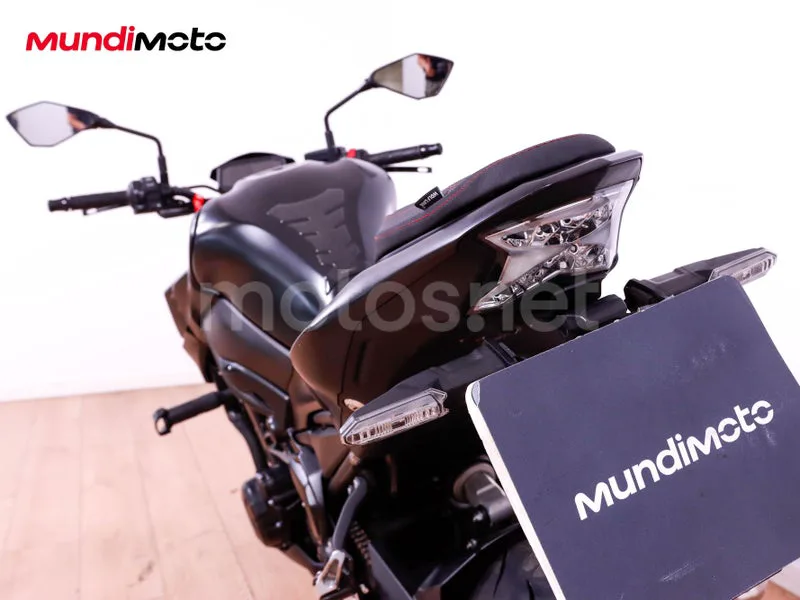 Kawasaki Z900 - Vista 9