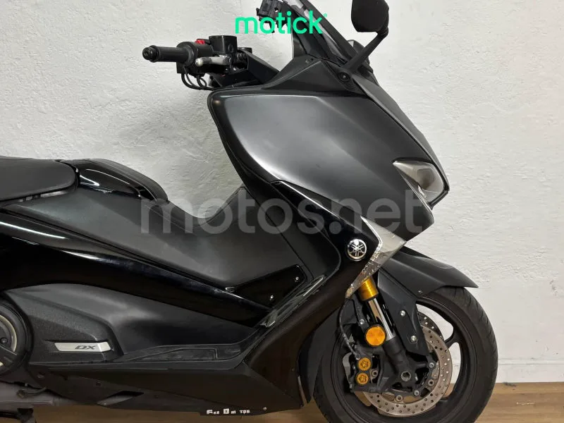 Yamaha TMAX - Vista 3