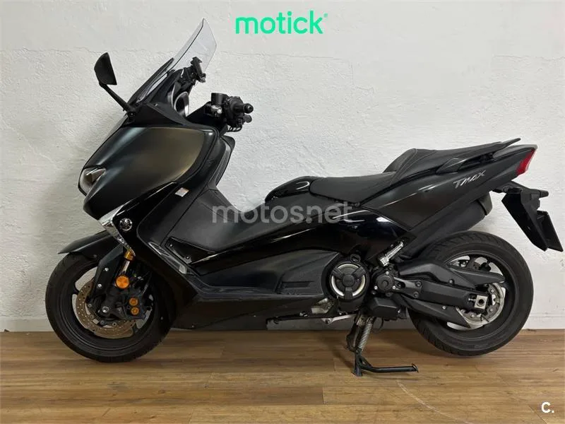 Yamaha TMAX - Vista 5