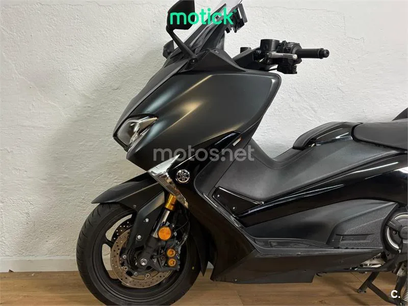 Yamaha TMAX - Vista 6
