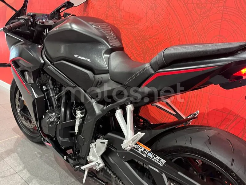 Honda CBR650R - Vista 3