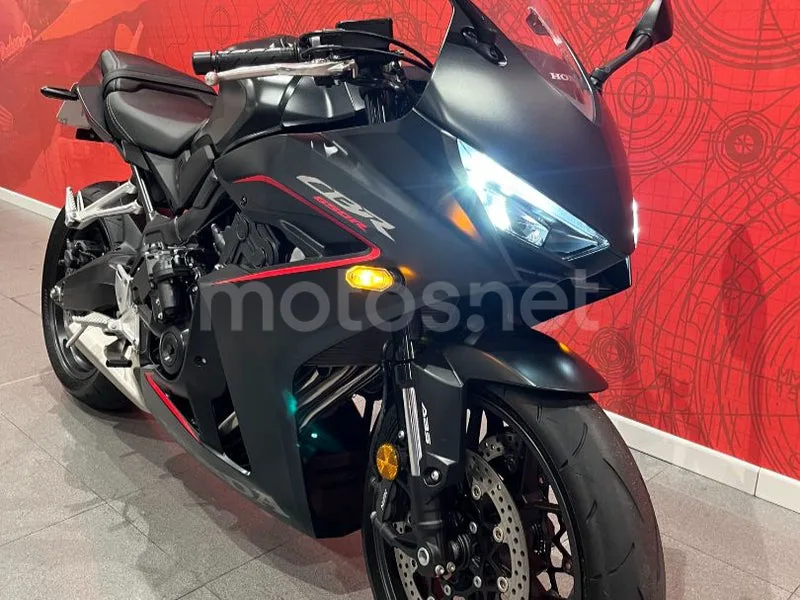 Honda CBR650R - Vista 6