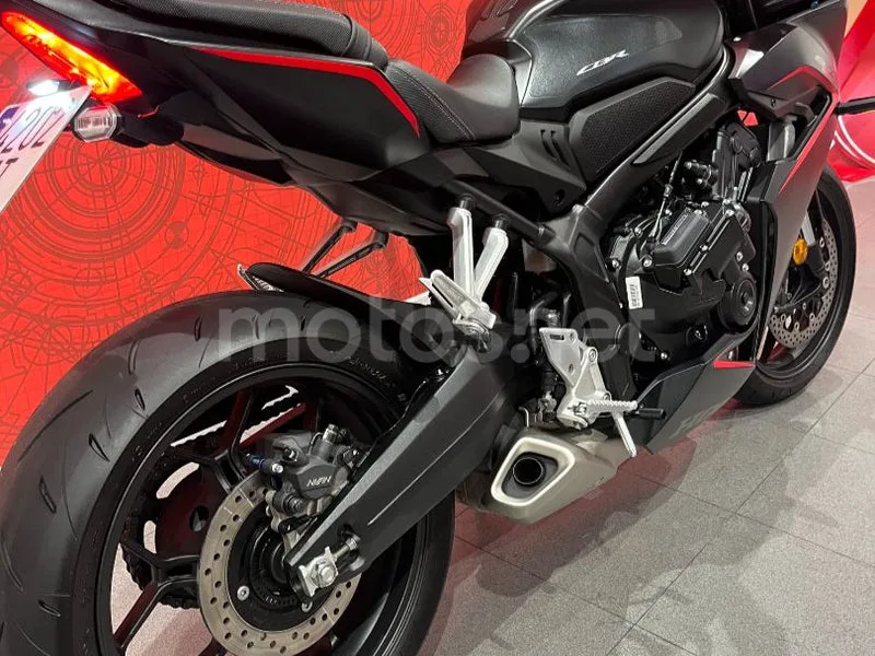 Honda CBR650R - Vista 7