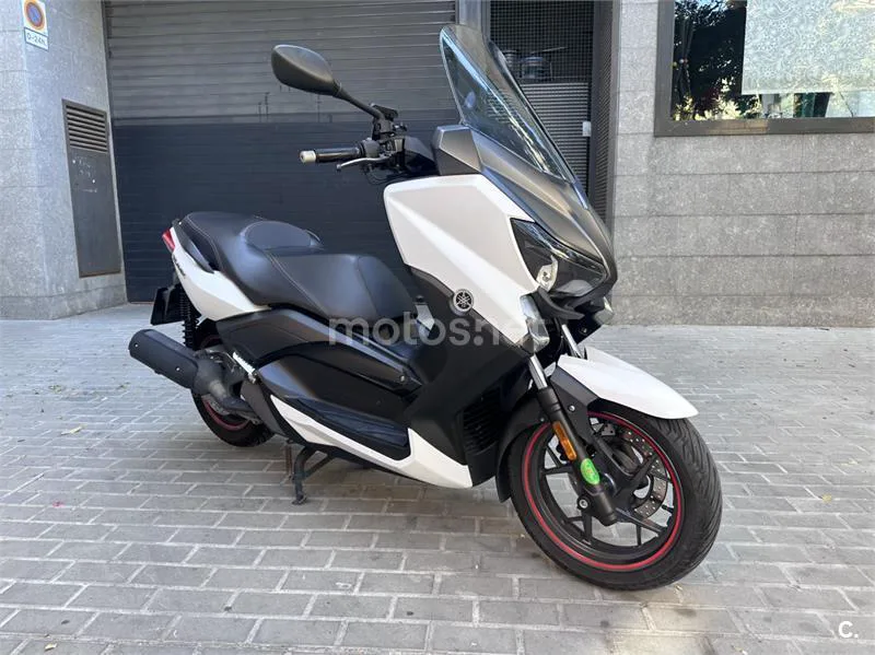 Yamaha XMAX 125 - Vista 3