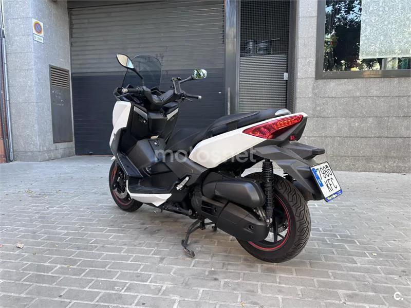 Yamaha XMAX 125 - Vista 4