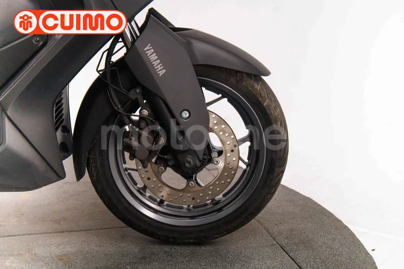 Yamaha XMAX 300 - Vista 13