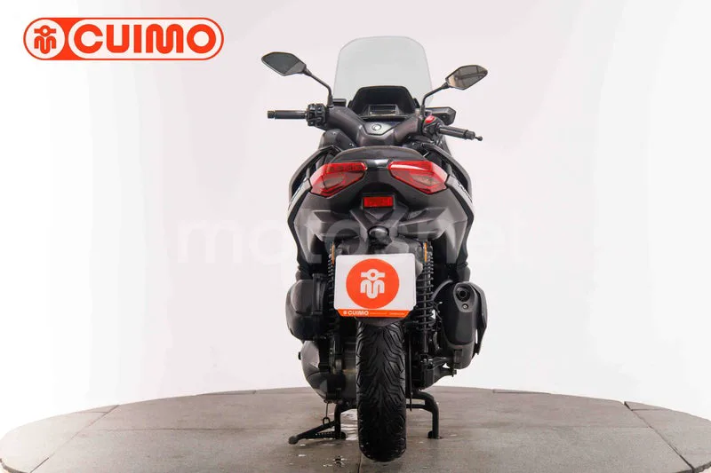 Yamaha XMAX 300 - Vista 9