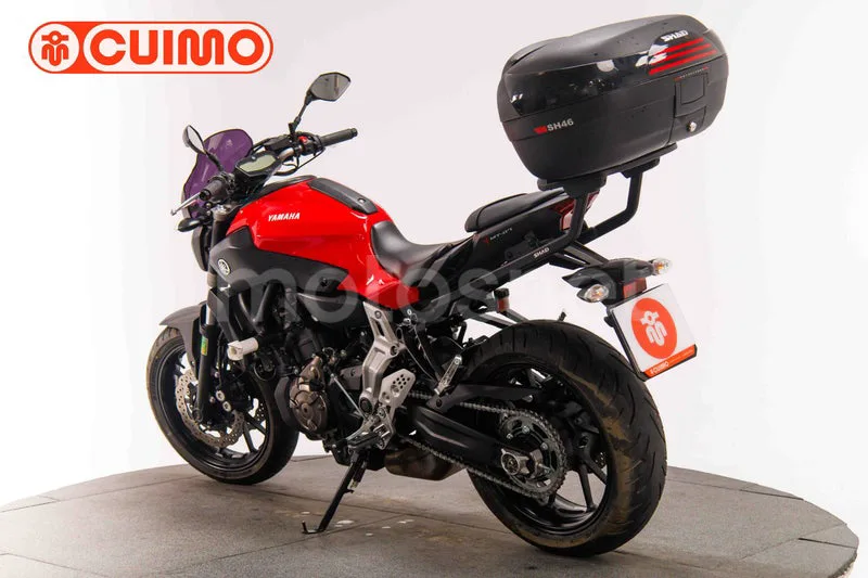 Yamaha MT-07 - Vista 12