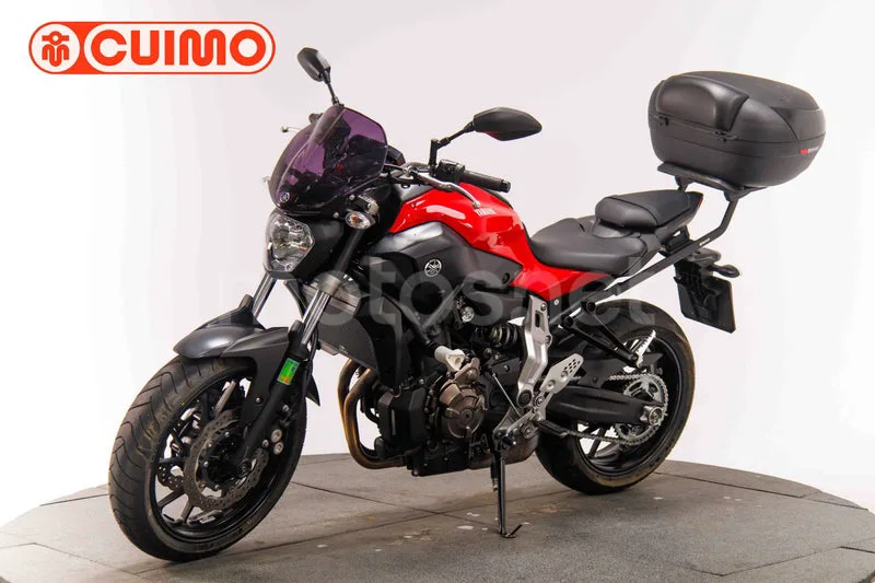 Yamaha MT-07 - Vista 18