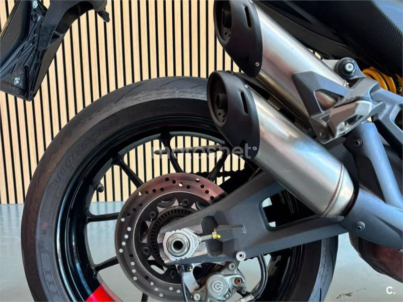 Ducati Monster - Vista 3