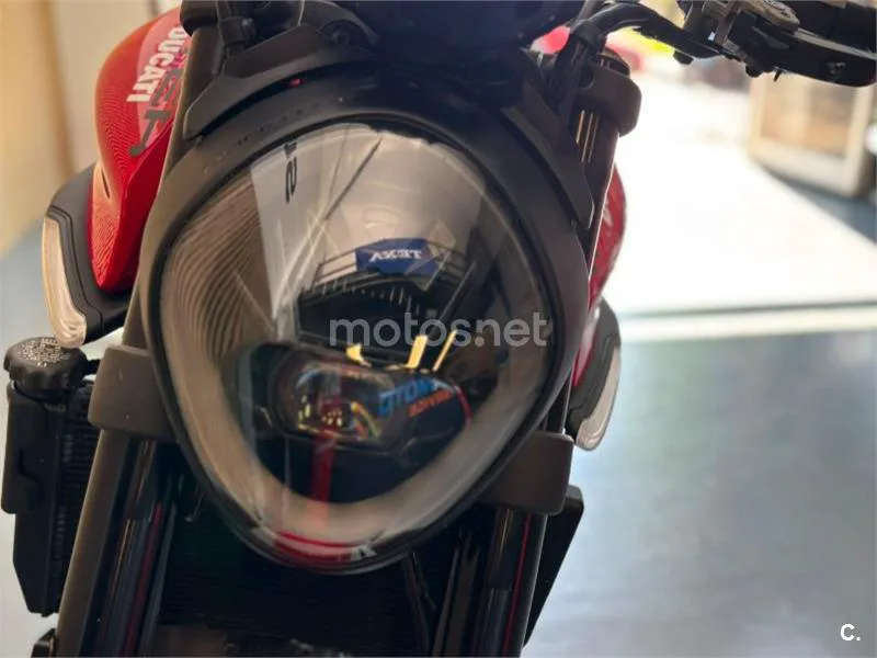 Ducati Monster - Vista 5