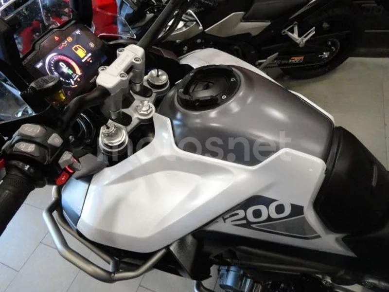 Triumph Tiger 1200 - Vista 11