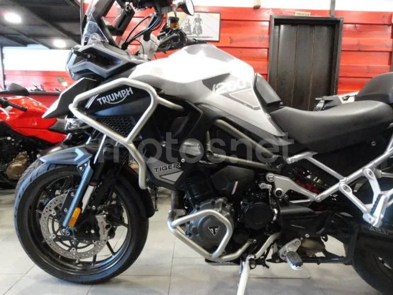 Triumph Tiger 1200 - Vista 7