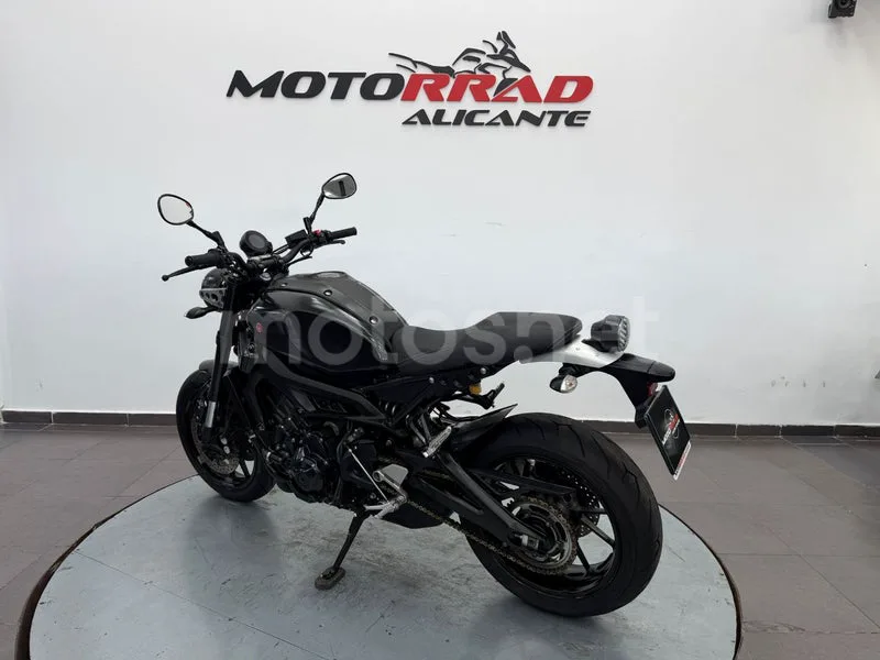 Yamaha XSR900 - Vista 13