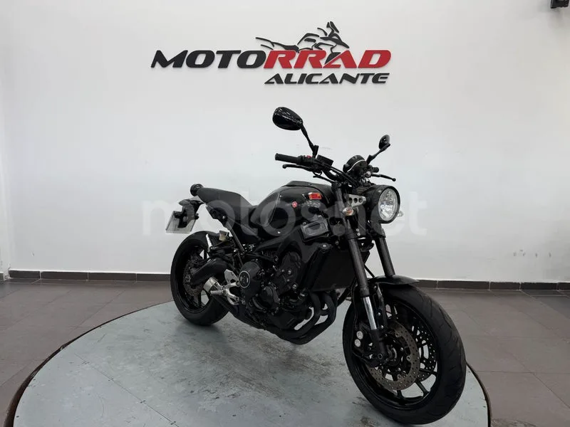 Yamaha XSR900 - Vista 19