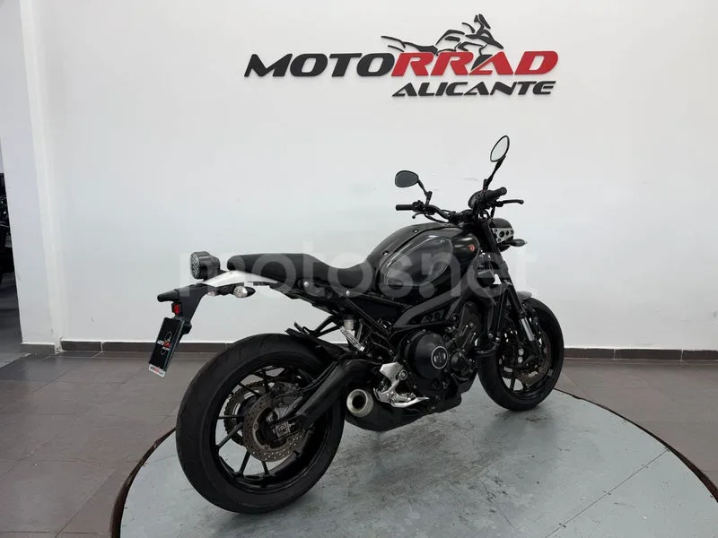 Yamaha XSR900 - Vista 8