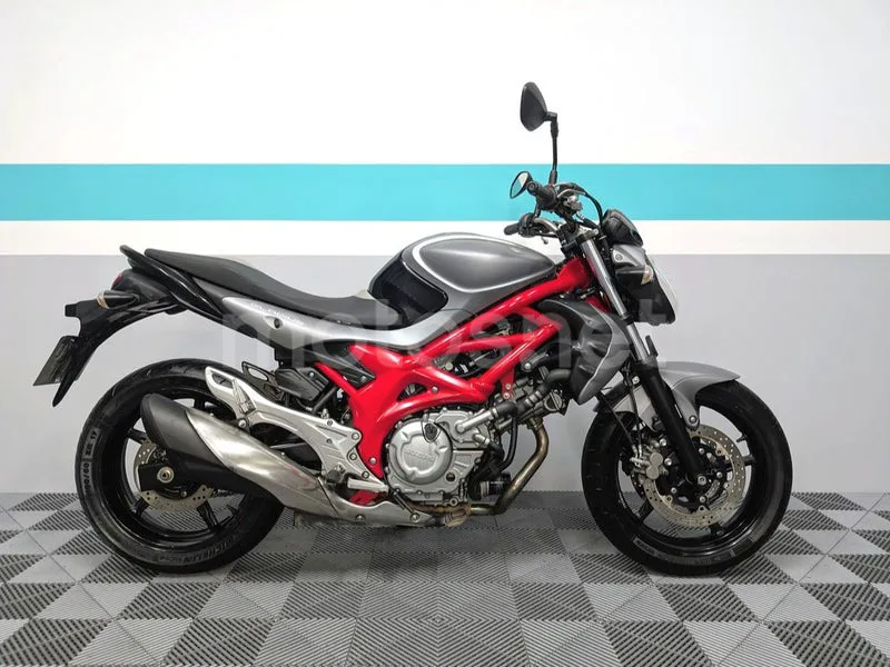 Suzuki Gladius 650 2990 € 2015 Madrid - 2